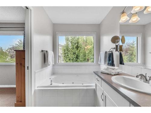 247 Citadel Park Nw, Calgary, AB - Indoor Photo Showing Bathroom