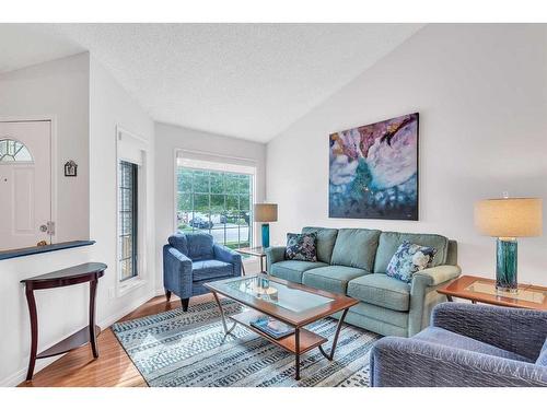 247 Citadel Park Nw, Calgary, AB - Indoor Photo Showing Living Room