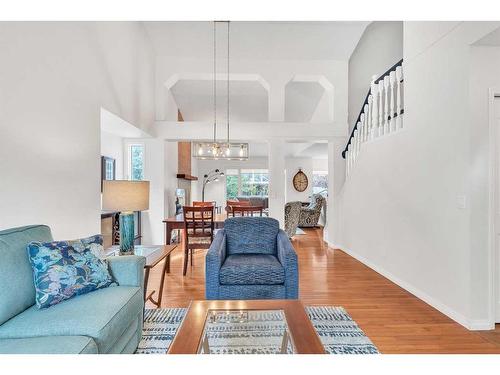 247 Citadel Park Nw, Calgary, AB - Indoor Photo Showing Living Room