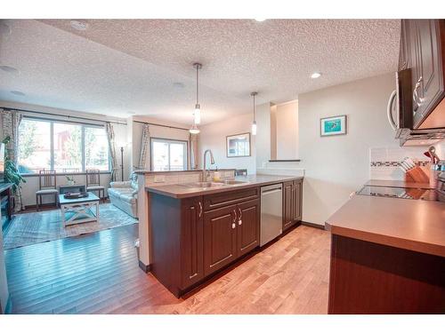 225 Auburn Crest Way Se, Calgary, AB - Indoor Photo Showing Kitchen