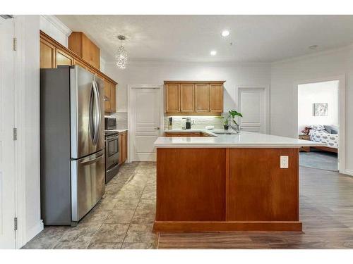 502-59 22 Avenue Sw, Calgary, AB - Indoor Photo Showing Kitchen