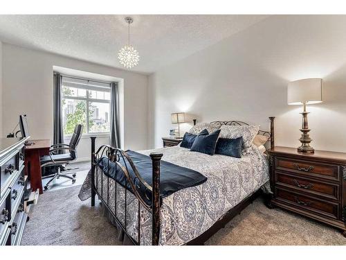 502-59 22 Avenue Sw, Calgary, AB - Indoor Photo Showing Bedroom