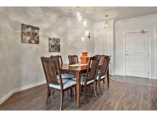 502-59 22 Avenue Sw, Calgary, AB - Indoor Photo Showing Dining Room