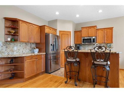 192 Eversyde Way Sw, Calgary, AB - Indoor Photo Showing Kitchen