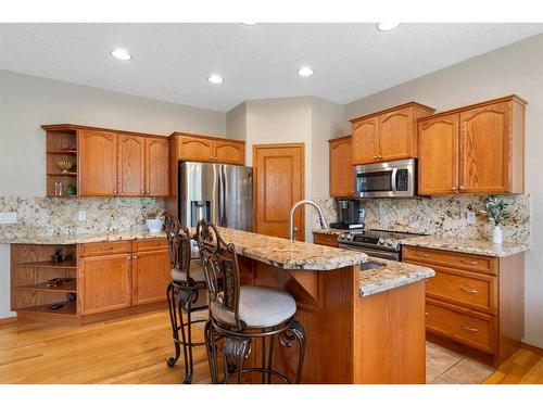 192 Eversyde Way Sw, Calgary, AB - Indoor Photo Showing Kitchen