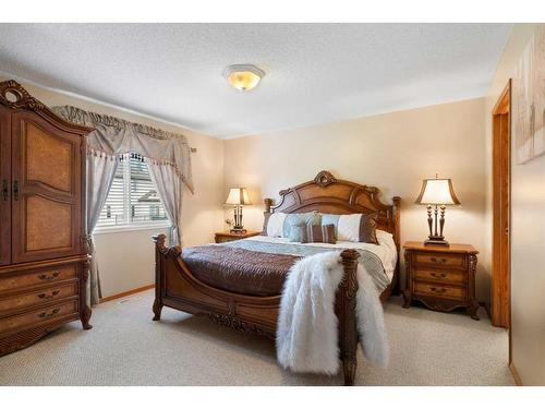 192 Eversyde Way Sw, Calgary, AB - Indoor Photo Showing Bedroom