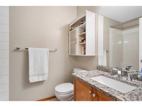 192 Eversyde Way Sw, Calgary, AB - Indoor Photo Showing Bathroom