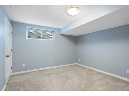 192 Eversyde Way Sw, Calgary, AB - Indoor Photo Showing Other Room