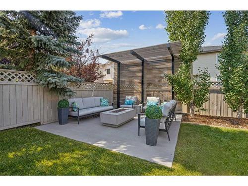 573 Douglas Woods Mews Se, Calgary, AB - Outdoor