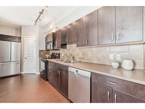 77-77 Auburn Bay Common Se, Calgary, AB - Indoor Photo Showing Kitchen