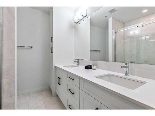 108-25 Walgrove Walk Se, Calgary, AB - Indoor Photo Showing Bathroom