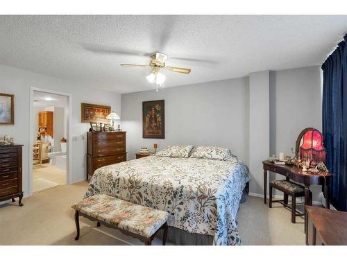 403-1001 14 Avenue Sw, Calgary, AB - Indoor Photo Showing Bedroom