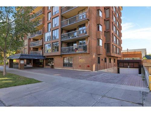 403-1001 14 Avenue Sw, Calgary, AB - Outdoor With Balcony With Facade