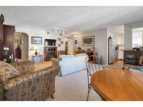 403-1001 14 Avenue Sw, Calgary, AB - Indoor Photo Showing Living Room