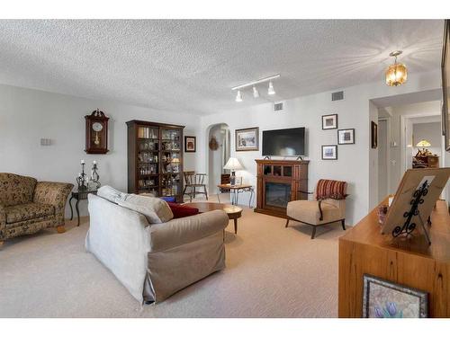 403-1001 14 Avenue Sw, Calgary, AB - Indoor Photo Showing Living Room