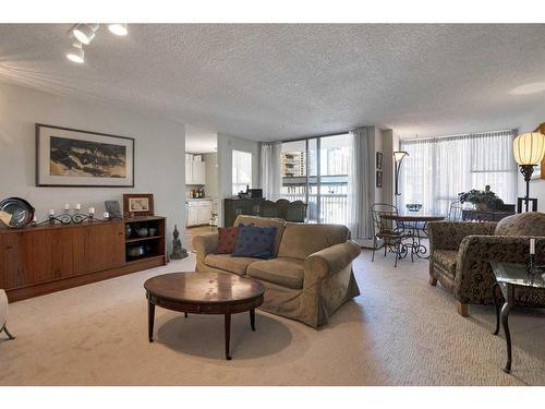 403-1001 14 Avenue Sw, Calgary, AB - Indoor Photo Showing Living Room