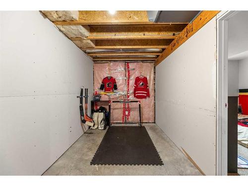 12 Mackenzie Way, Carstairs, AB - Indoor Photo Showing Other Room