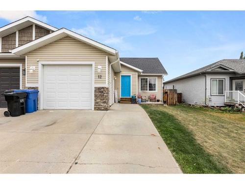 12 Mackenzie Way, Carstairs, AB - Outdoor