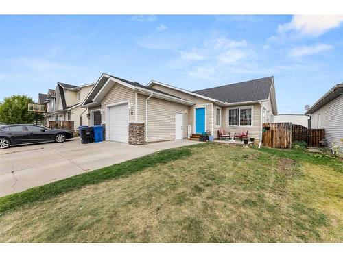 12 Mackenzie Way, Carstairs, AB - Outdoor