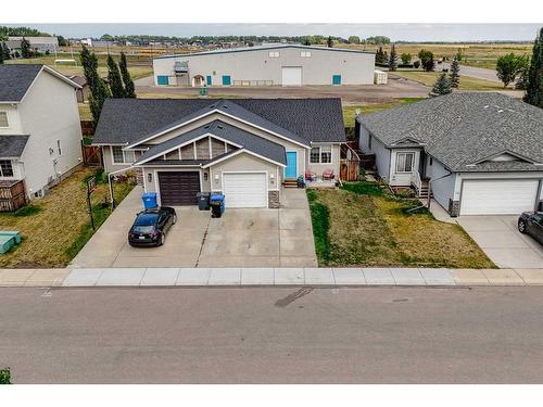 12 Mackenzie Way, Carstairs, AB - Outdoor