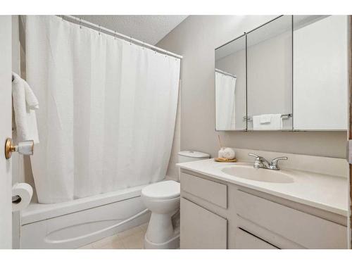 214-15403 Deer Run Drive Se, Calgary, AB - Indoor Photo Showing Bathroom