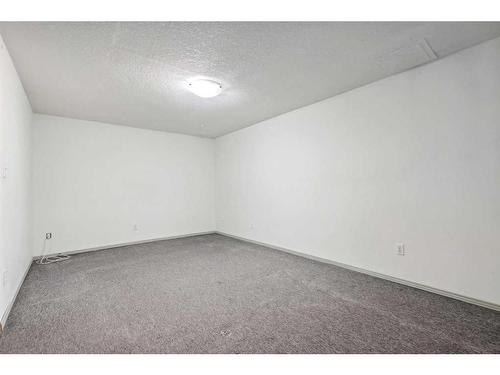 214-15403 Deer Run Drive Se, Calgary, AB - Indoor Photo Showing Other Room