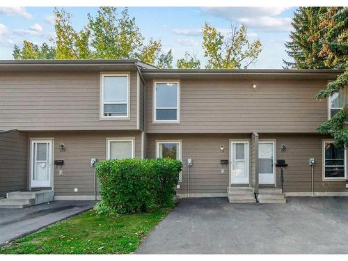 214-15403 Deer Run Drive Se, Calgary, AB - Outdoor