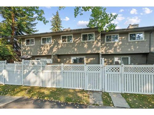 214-15403 Deer Run Drive Se, Calgary, AB - Outdoor