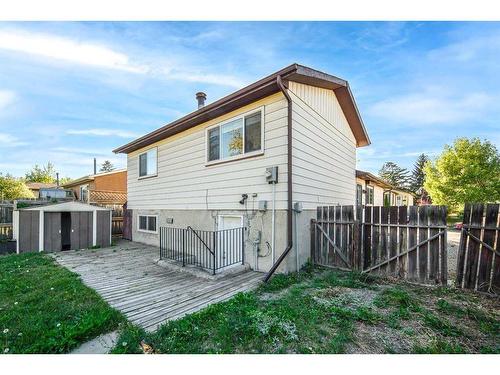 20 Bernard Way Nw, Calgary, AB - Outdoor With Exterior