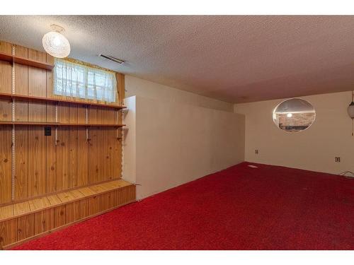 3924 76 Street Nw, Calgary, AB - Indoor Photo Showing Other Room