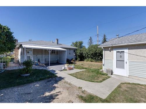 3924 76 Street Nw, Calgary, AB - Outdoor