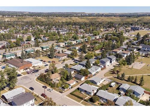 3924 76 Street Nw, Calgary, AB - Outdoor With View