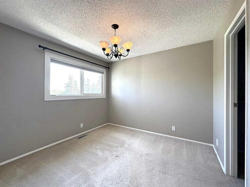 14-200 Shawnessy Drive Sw, Calgary, AB - Indoor Photo Showing Other Room