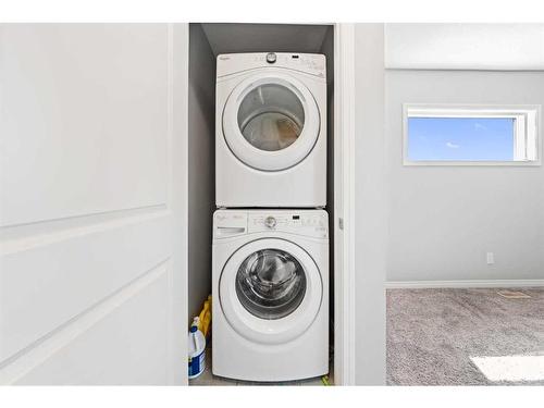 69 Legacy Glen Street Se, Calgary, AB - Indoor Photo Showing Laundry Room