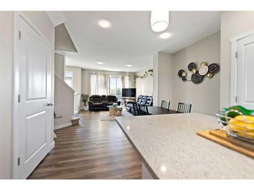 456 Belmont Avenue Sw, Calgary, AB - Indoor