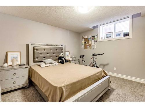 50 Sage Hill Way Nw, Calgary, AB - Indoor Photo Showing Bedroom