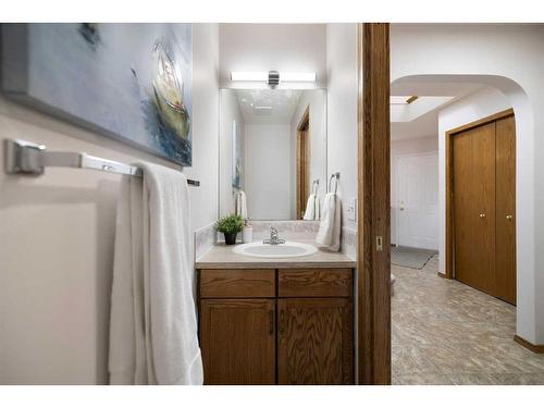 193 Citadel Circle Nw, Calgary, AB - Indoor Photo Showing Bathroom