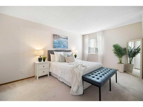 193 Citadel Circle Nw, Calgary, AB - Indoor Photo Showing Bedroom