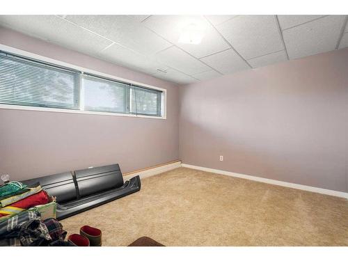 895 Pinecliff Drive Ne, Calgary, AB - Indoor Photo Showing Other Room