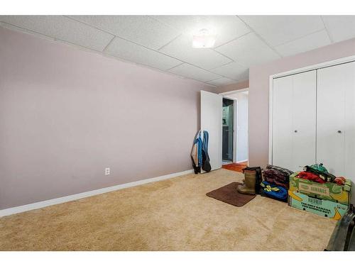 895 Pinecliff Drive Ne, Calgary, AB - Indoor Photo Showing Other Room