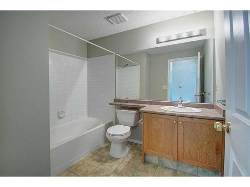 2202-2000 Millrise Point Sw, Calgary, AB - Indoor Photo Showing Bathroom