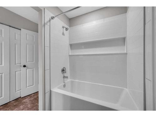 91 Emberdale Way Se, Airdrie, AB - Indoor Photo Showing Bathroom