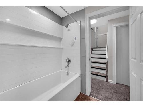 91 Emberdale Way Se, Airdrie, AB - Indoor Photo Showing Bathroom