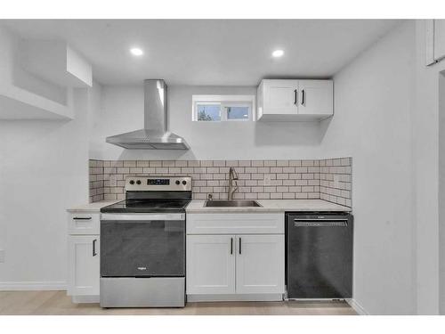 1939 Matheson Drive Ne, Calgary, AB - Indoor Photo Showing Kitchen With Upgraded Kitchen