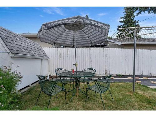 1939 Matheson Drive Ne, Calgary, AB - Outdoor