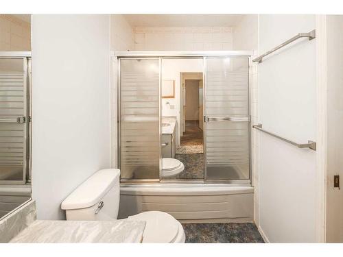 1235 Sandpiper Road Nw, Calgary, AB - Indoor Photo Showing Bathroom