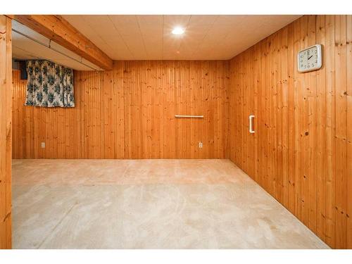 1235 Sandpiper Road Nw, Calgary, AB - Indoor Photo Showing Other Room