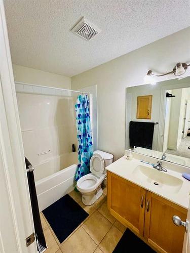 56 Bridleridge Manor  Sw, Calgary, AB - Indoor Photo Showing Bathroom