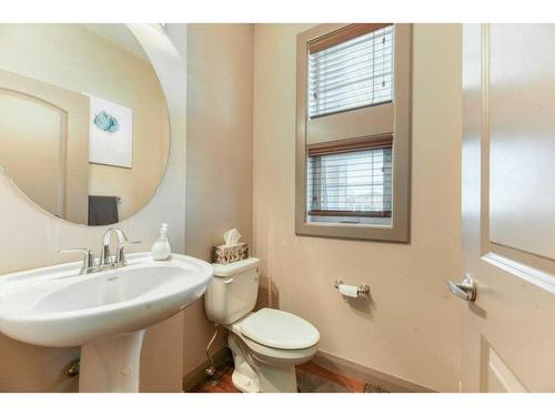 89 Redstone Plaza Ne, Calgary, AB - Indoor Photo Showing Bathroom