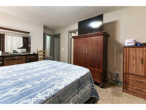 89 Redstone Plaza Ne, Calgary, AB - Indoor Photo Showing Bedroom